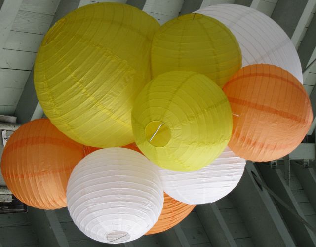 paper lanterns wedding Oversize Vases Large glass vases are very versatile