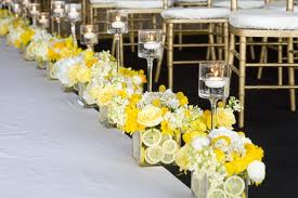 yellow aisle decor