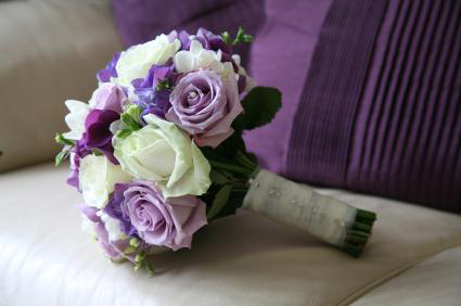 purple and white bridesmaid bouquets